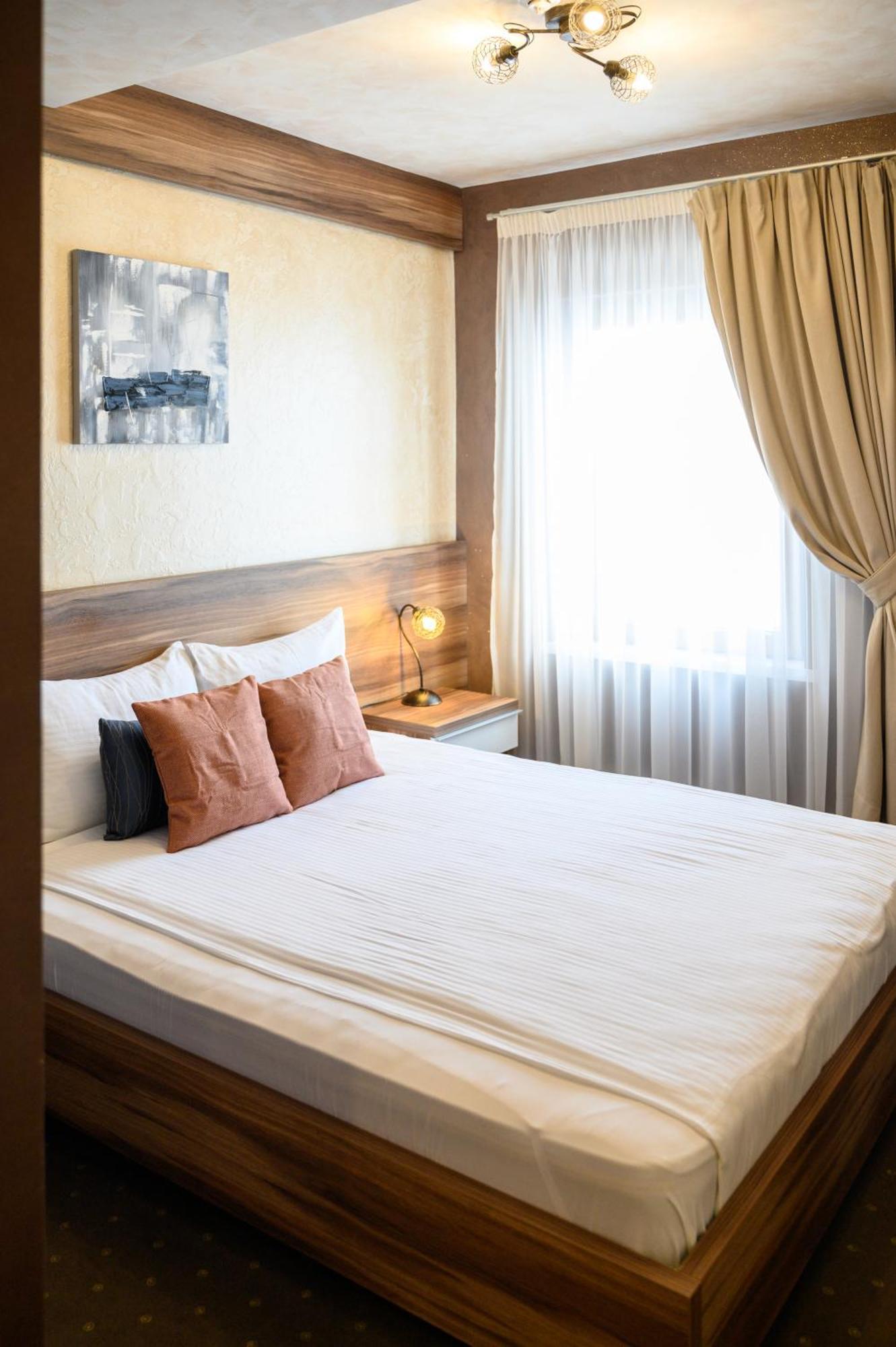 Mv Monogram Hotel Indija Bagian luar foto