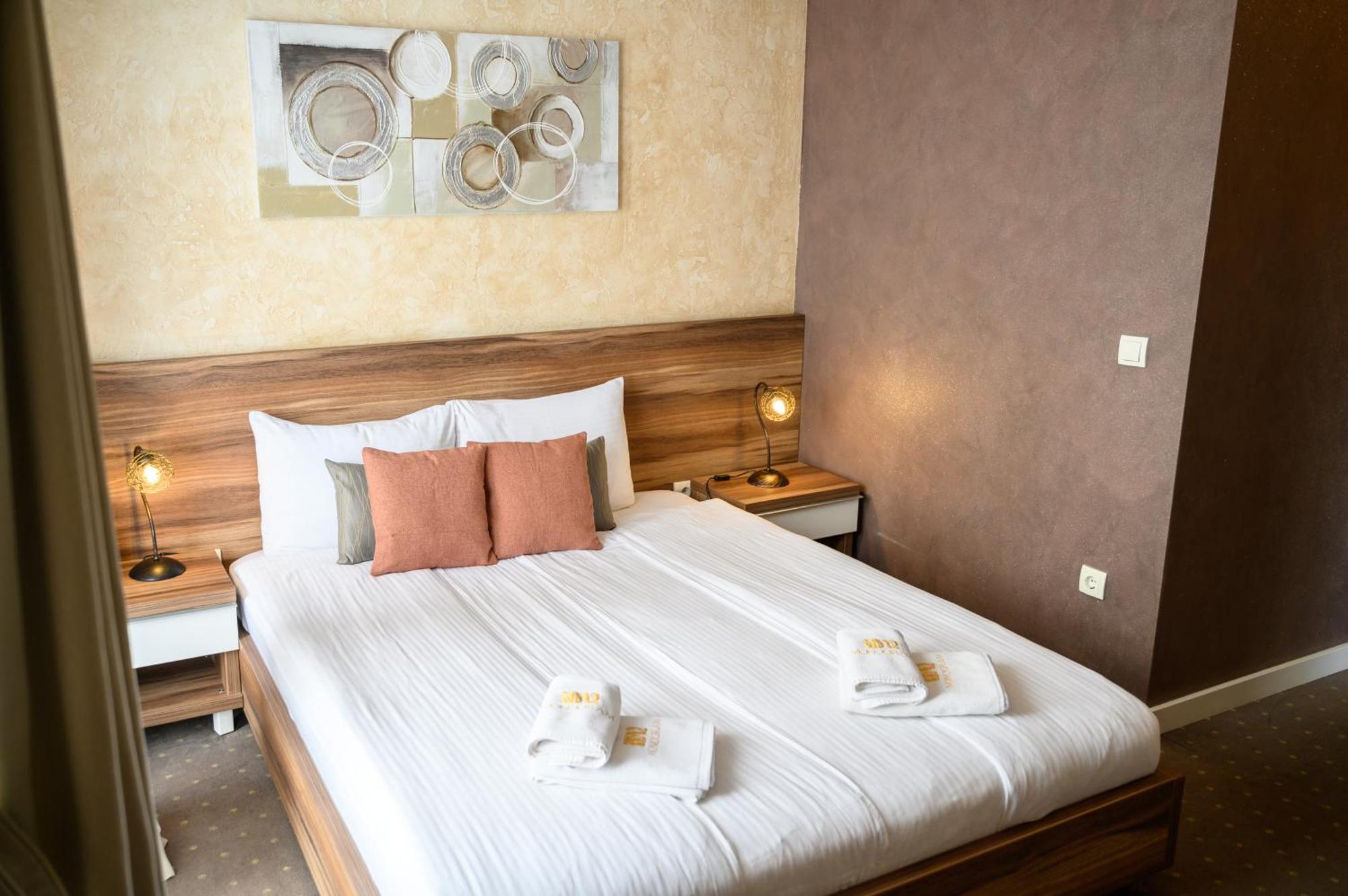 Mv Monogram Hotel Indija Bagian luar foto