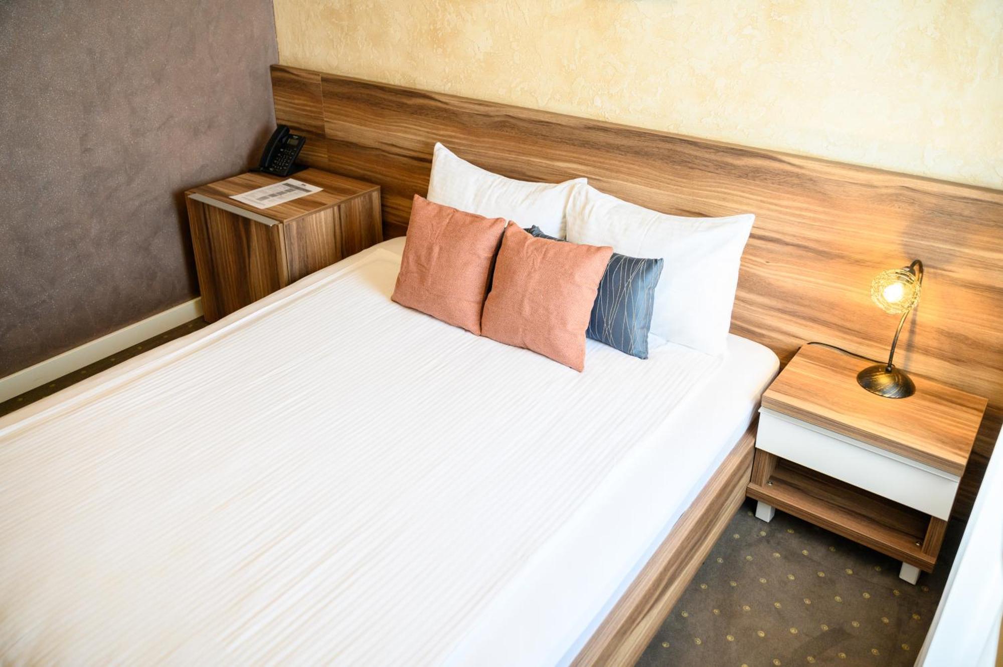 Mv Monogram Hotel Indija Bagian luar foto